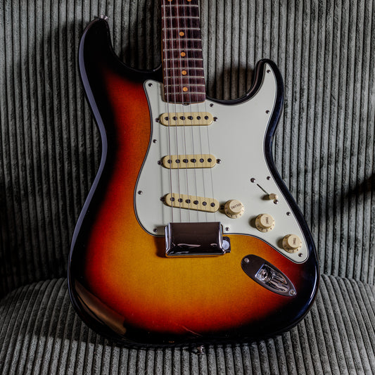 Fender American Vintage II '61 Stratocaster 2022 - Present - 3-Color Sunburst