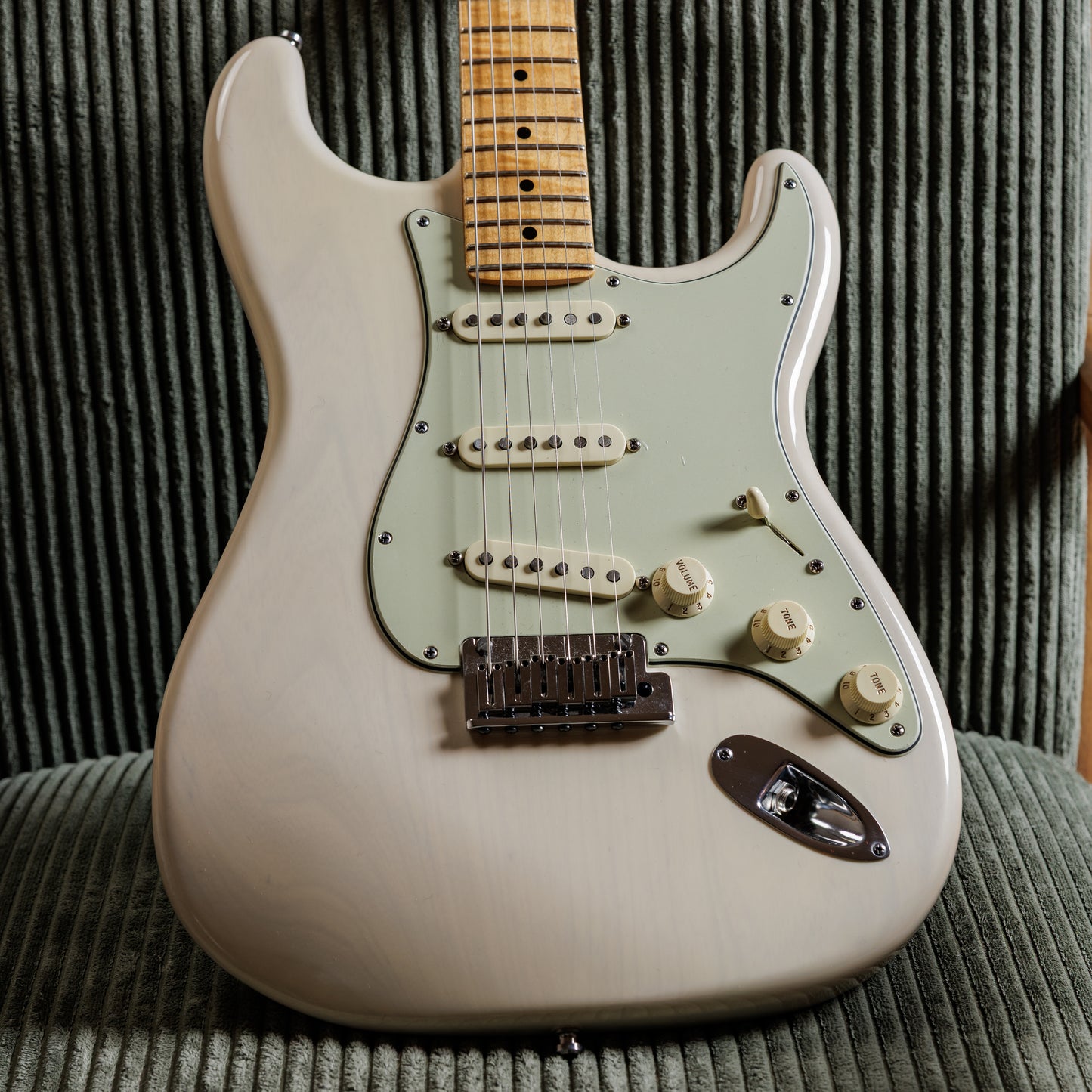 Fender Custom Shop Custom Deluxe Stratocaster - Transparent White