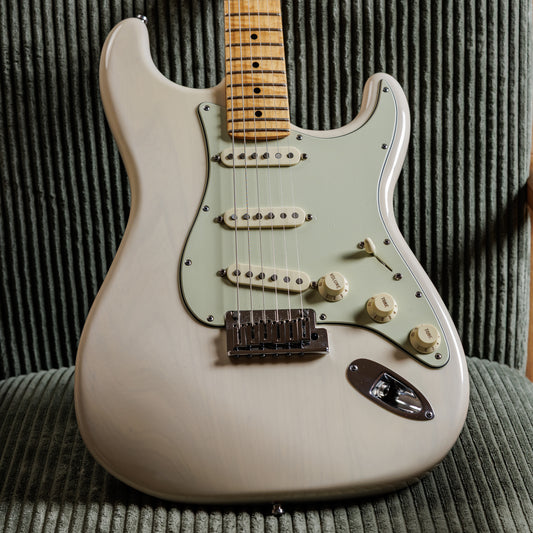 Fender Custom Shop Custom Deluxe Stratocaster - Transparent White