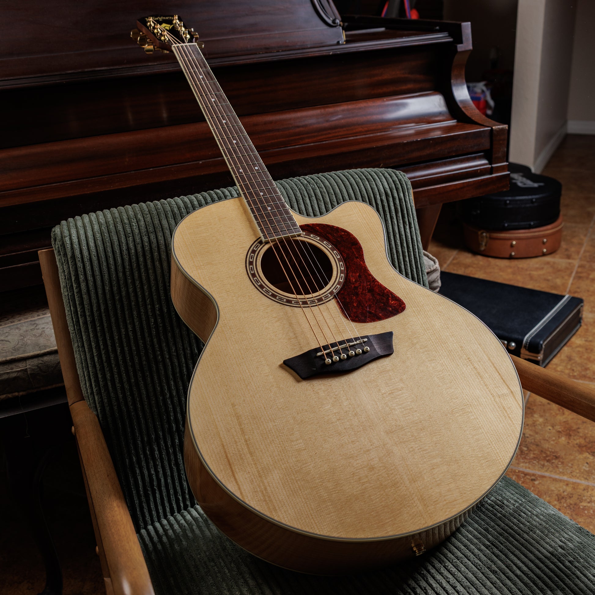 Washburn HJ40SCE Heritage Jumbo with Electronics 2010s - Natural