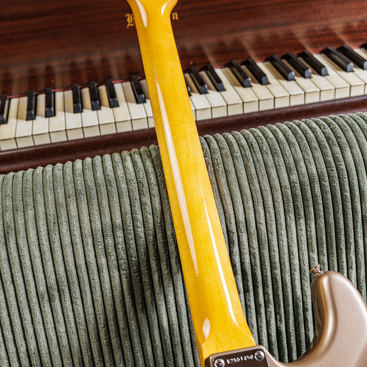 Fender American Vintage II '65 Stratocaster 2025 - Present - Shoreline Gold