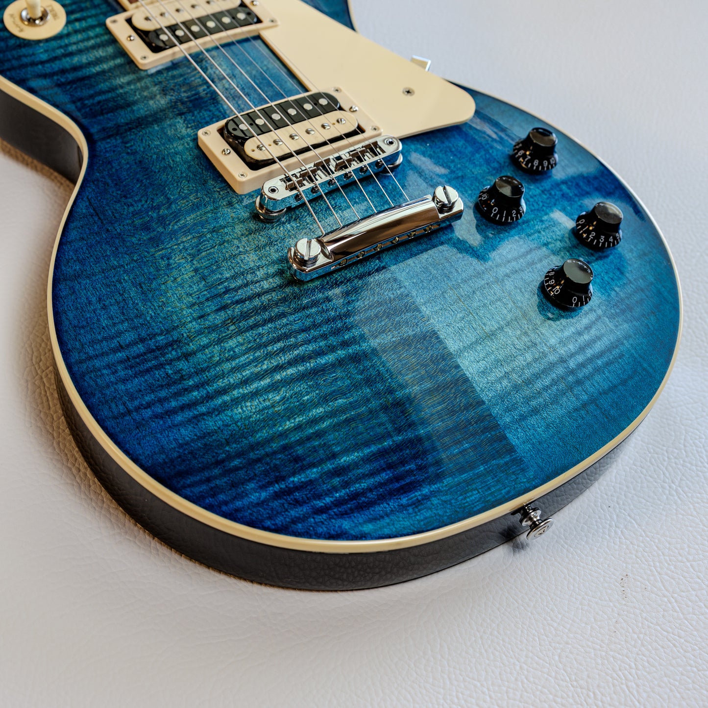 Gibson Les Paul Traditional Pro V 2019 - Present - Ocean Water Perimeter