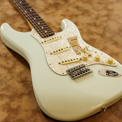 Minty Fender Deluxe Roadhouse Stratocaster with Rosewood Fretboard 2014 - 2015 - Sonic Blue