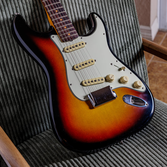 Fender American Vintage II '61 Stratocaster 2022 - Present - 3-Color Sunburst