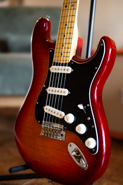 Fender Player Stratocaster Plus Top with Maple Fretboard 2019 Aged Cherry Burst