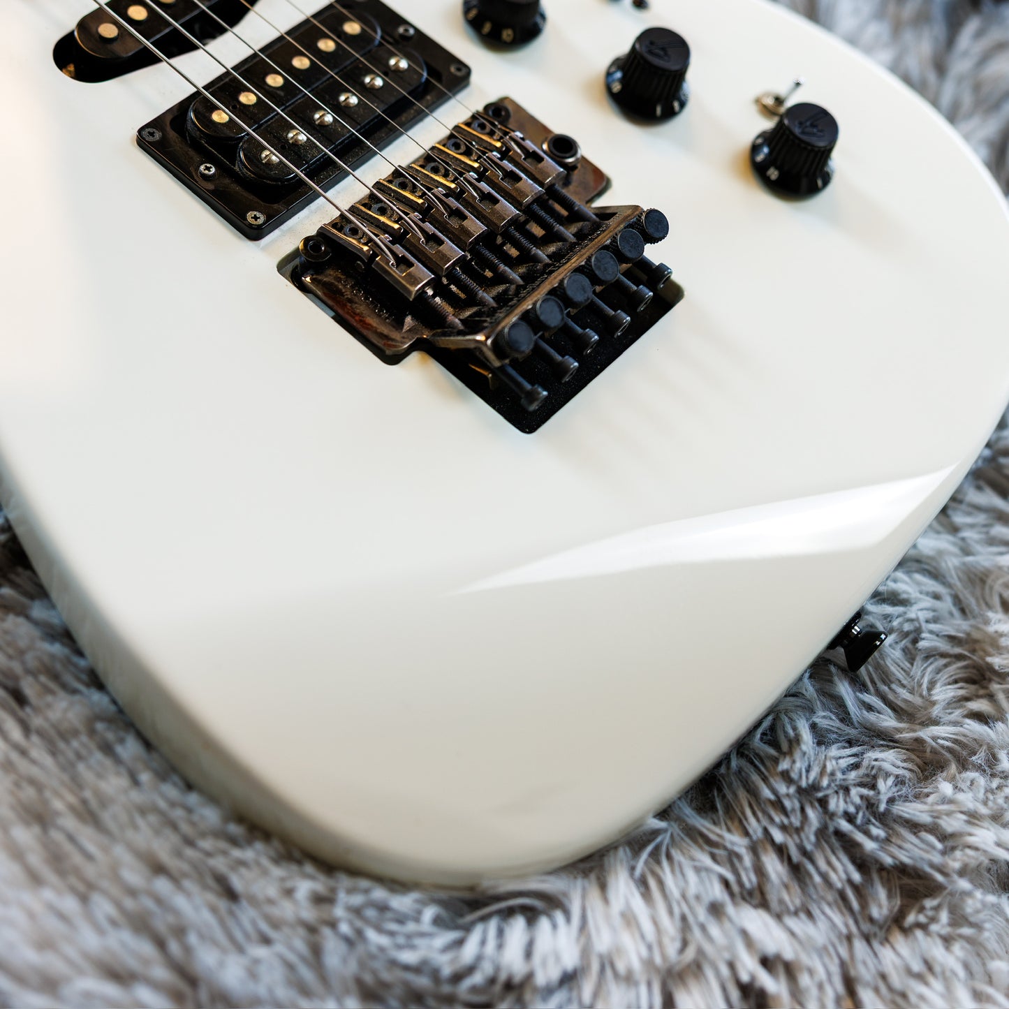 RARE Fender Limited Edition HM Strat Reissue 2020 - Bright White