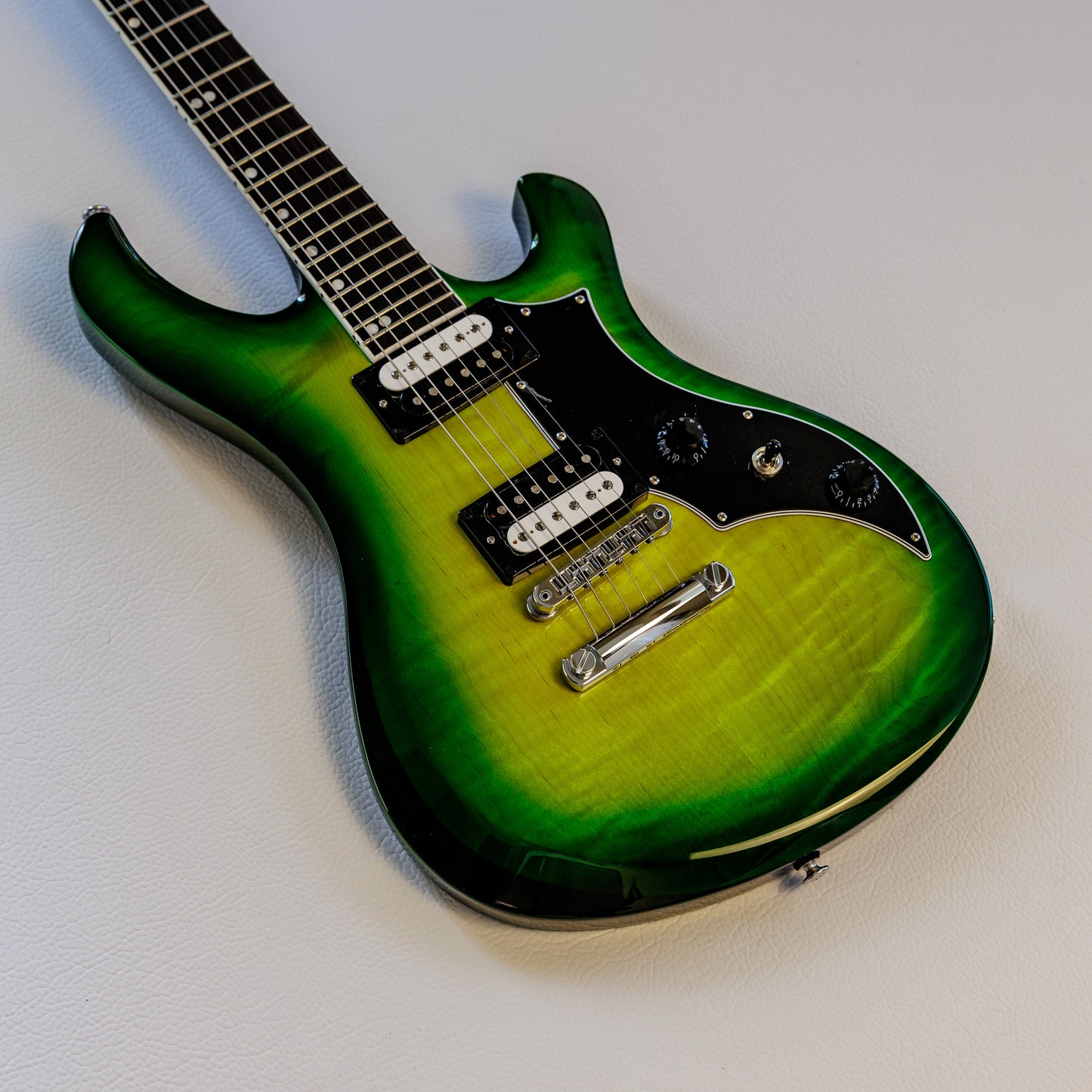 CLEAN Gibson Victory Figured Top 2024 - Present - Iguana Burst
