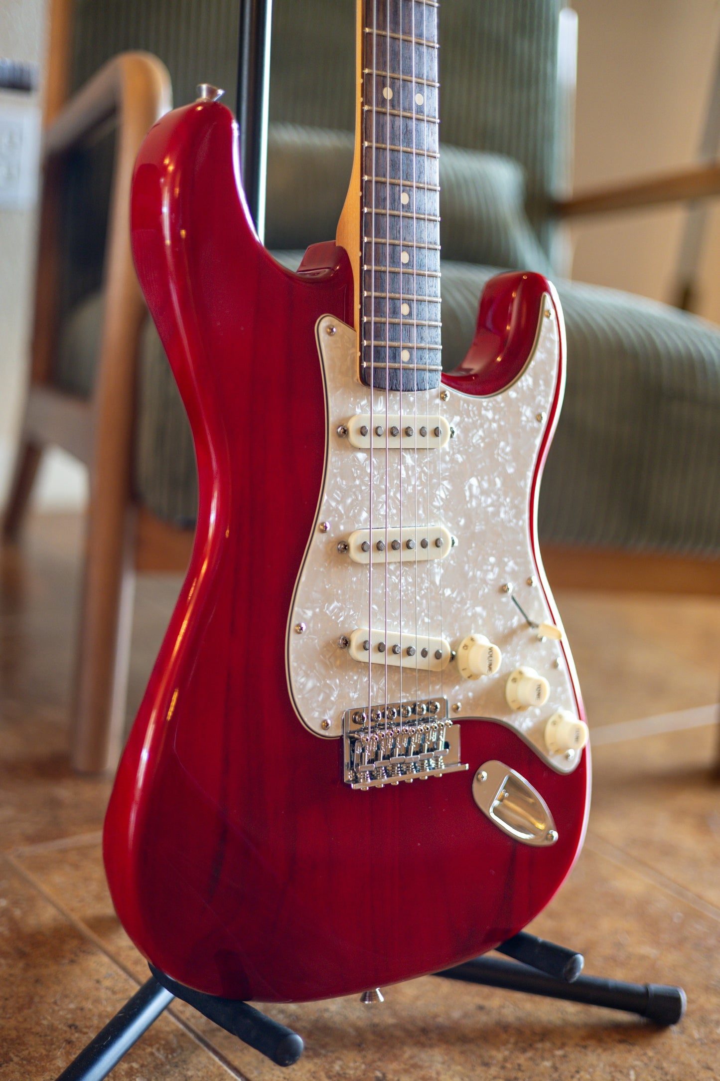 Fender Standard Stratocaster with Rosewood Fretboard 2009 - 2017 - Candy Apple Red