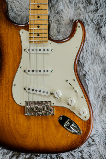 Fender USA Nitro Satin Series Stratocaster 2012 - 2014 - Honeyburst