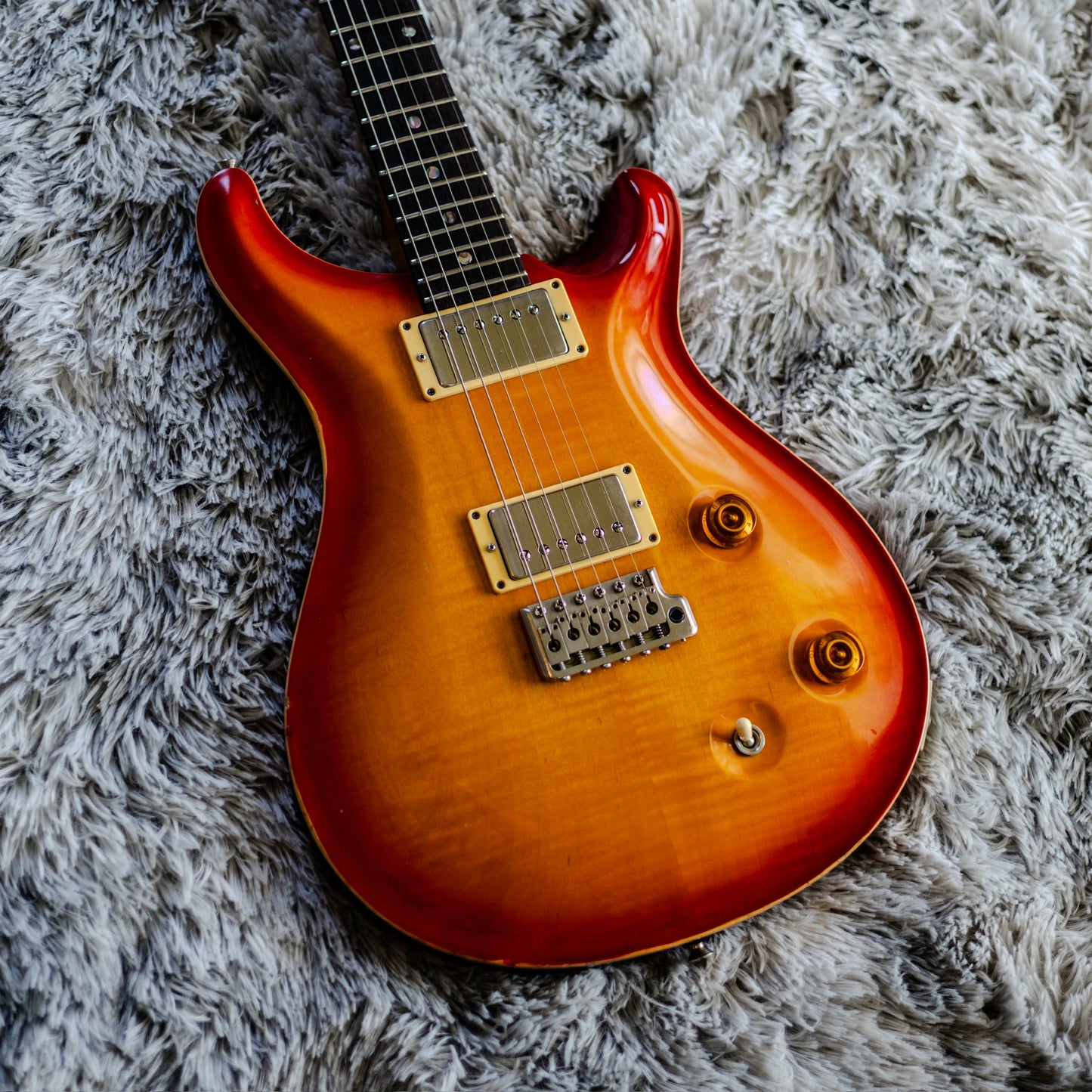 PRS CE 22 Maple Top Tremolo 1994 - 2004 - Cherry Sunburst