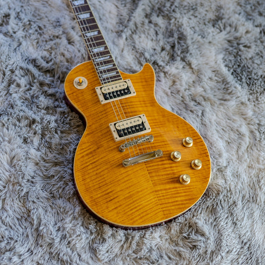 RARE Slash Limited Run Custom Shop Les Paul — AAA flame top, killer tone, clean shape.