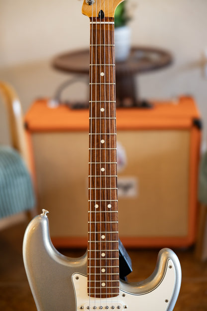Fender Player Stratocaster with Pau Ferro Fretboard 2018 - Present - Silver