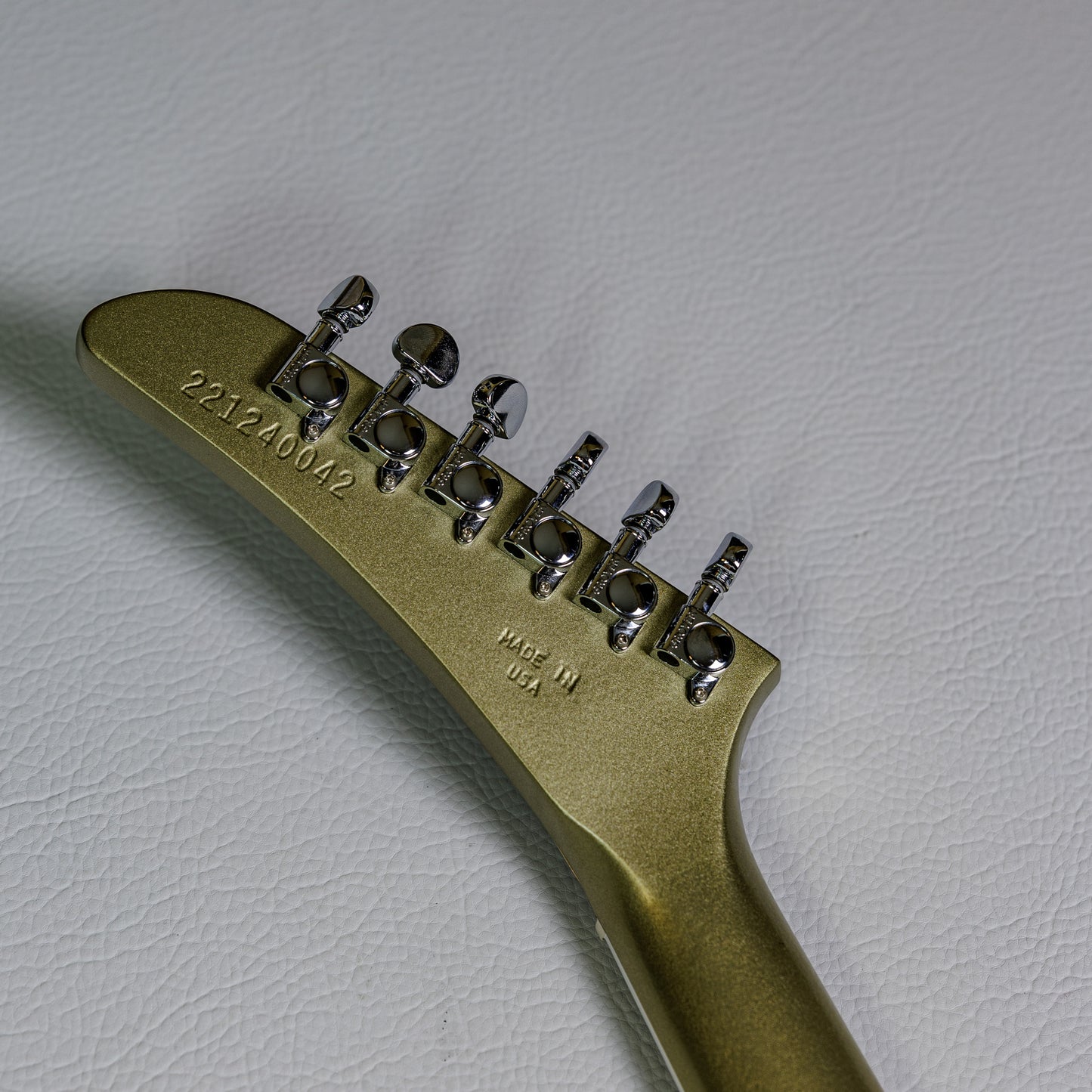 Gibson Victory 2024 - Present - Gold Mist Satin