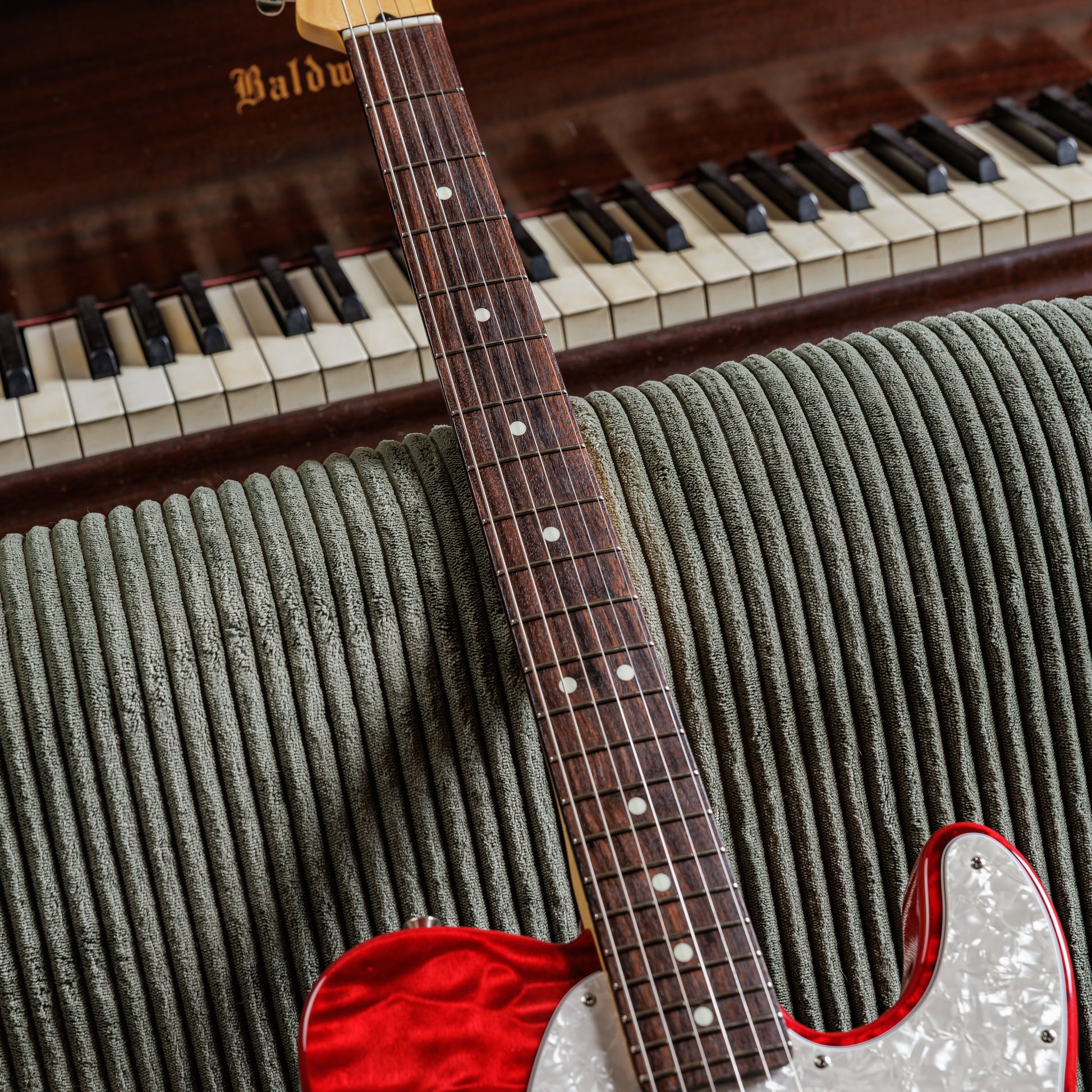 Fender MIJ Hybrid II Telecaster QMT 2024 Collection 2024 - Red Beryl