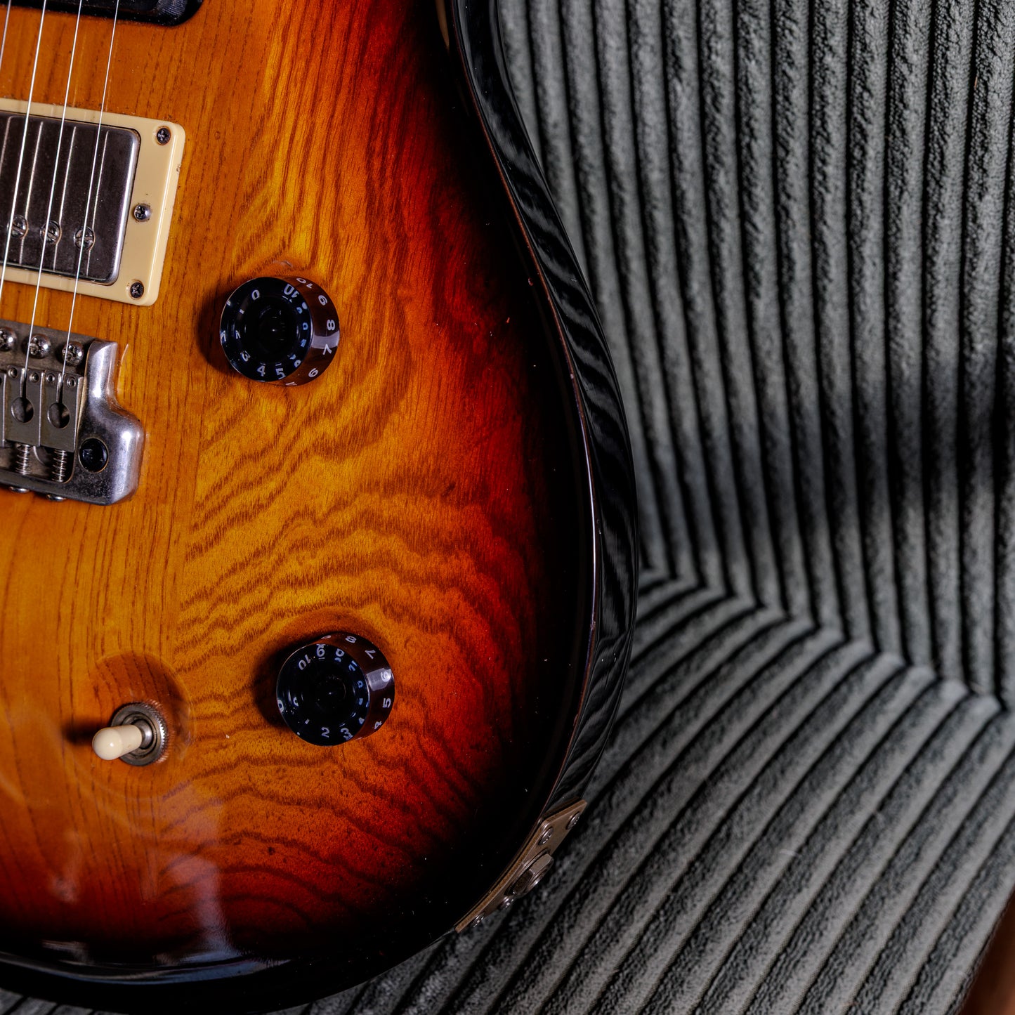 PRS Swamp Ash Special with Maple Fretboard 1996 - 2009 - Tri-Color Sunburst