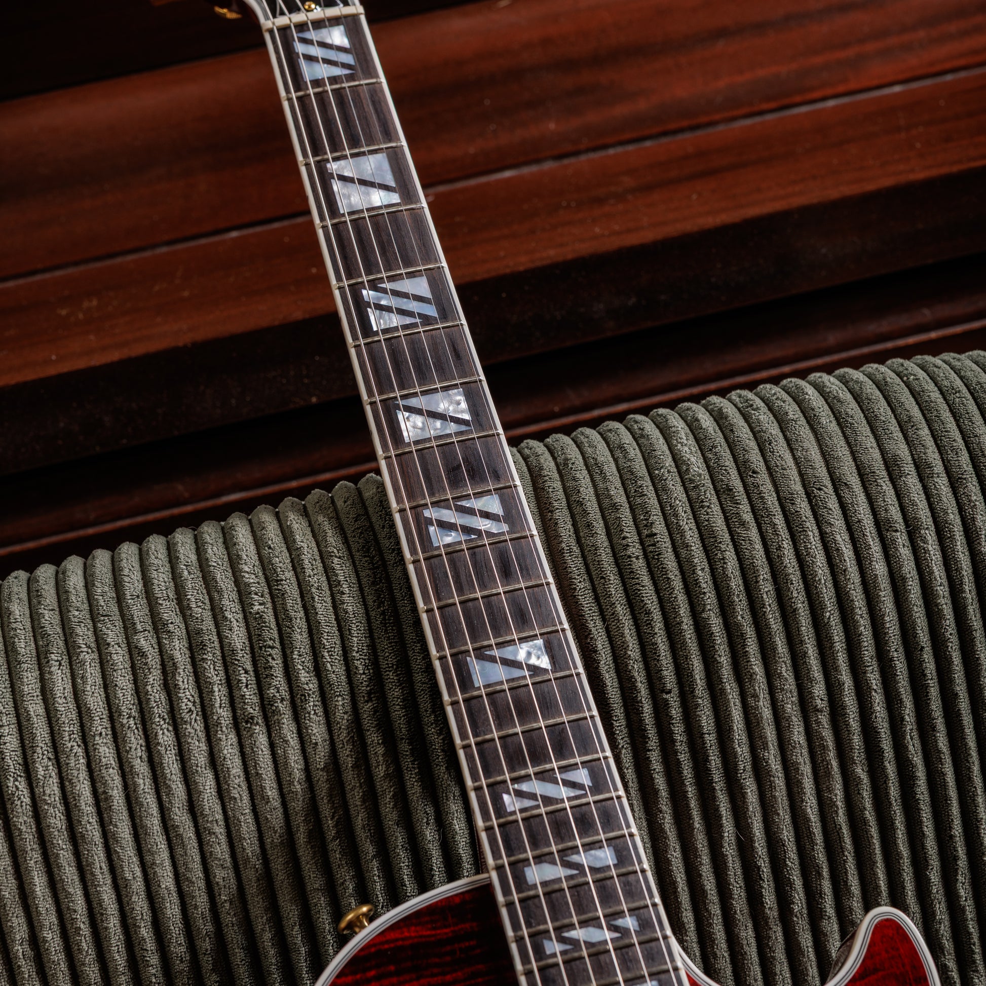 Gibson Les Paul Supreme 2024 - Dark Wine Red