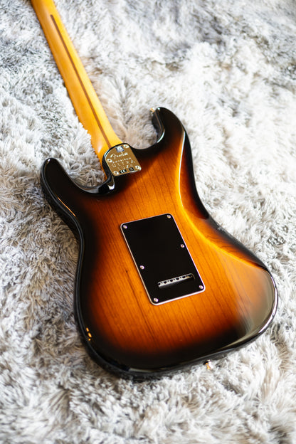 Fender American Ultra Luxe Stratocaster with Maple Fretboard 2021 - Present - 2-Color Sunburst