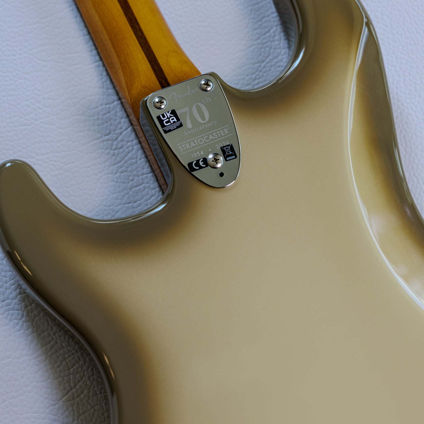 Fender 70th Anniversary Vintera II Stratocaster 2024 - Antigua