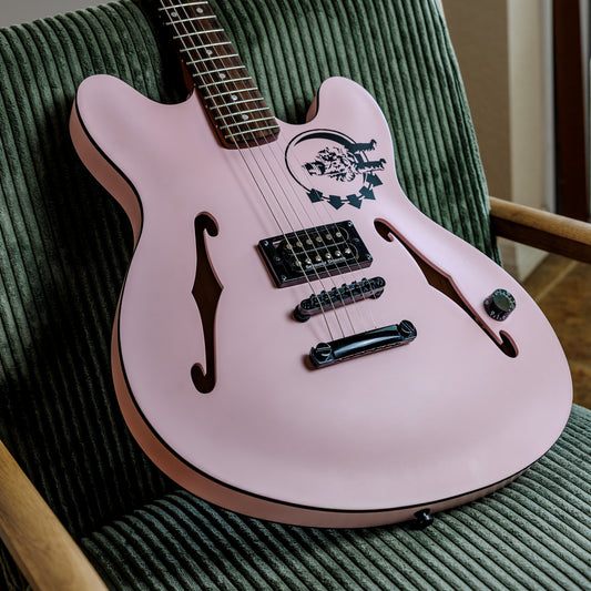 CLEAN Fender Tom DeLonge Starcaster 2024 - Present - Shell Pink