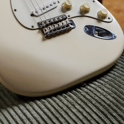 Fender Jimi Hendrix Voodoo Stratocaster with Maple Fretboard 1997 - 2000 - Olympic White