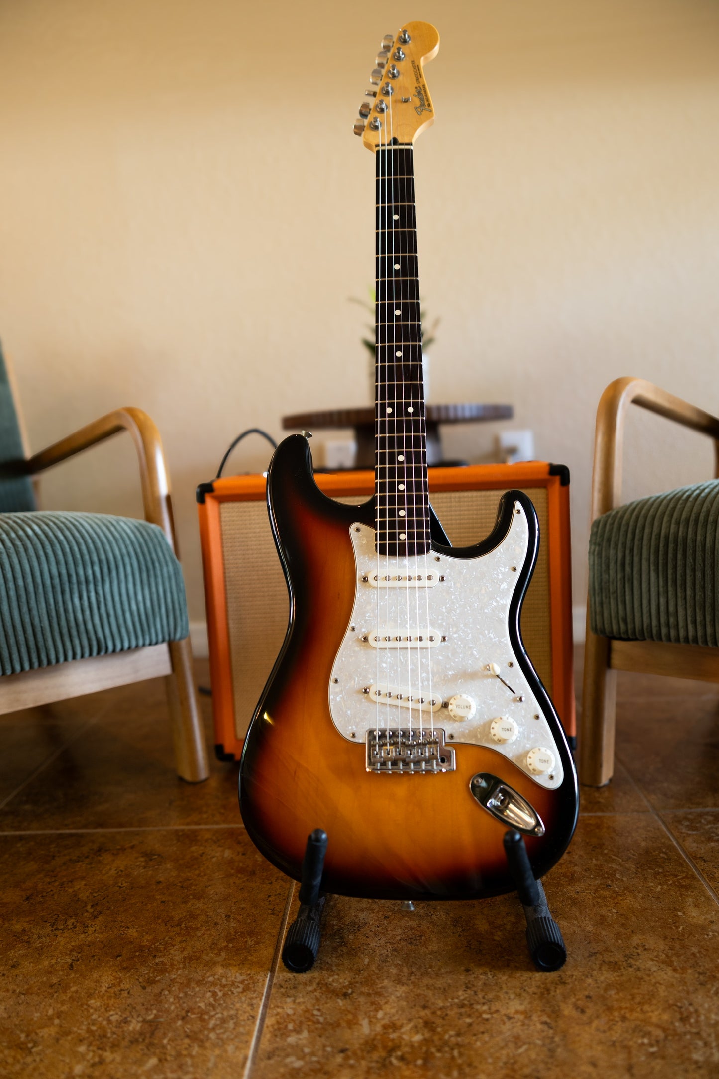 Fender Standard Stratocaster with Maple Fretboard 1998 - 2005 - Brown Sunburst