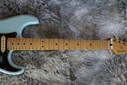 Fender Player Stratocaster HSS with Maple Fretboard 2021 - Sonic Blue