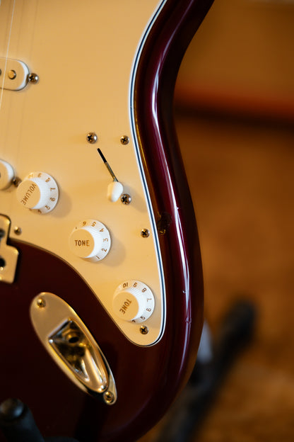 Fender Standard Stratocaster with Maple Fretboard 2006 - 2014 - Midnight Wine