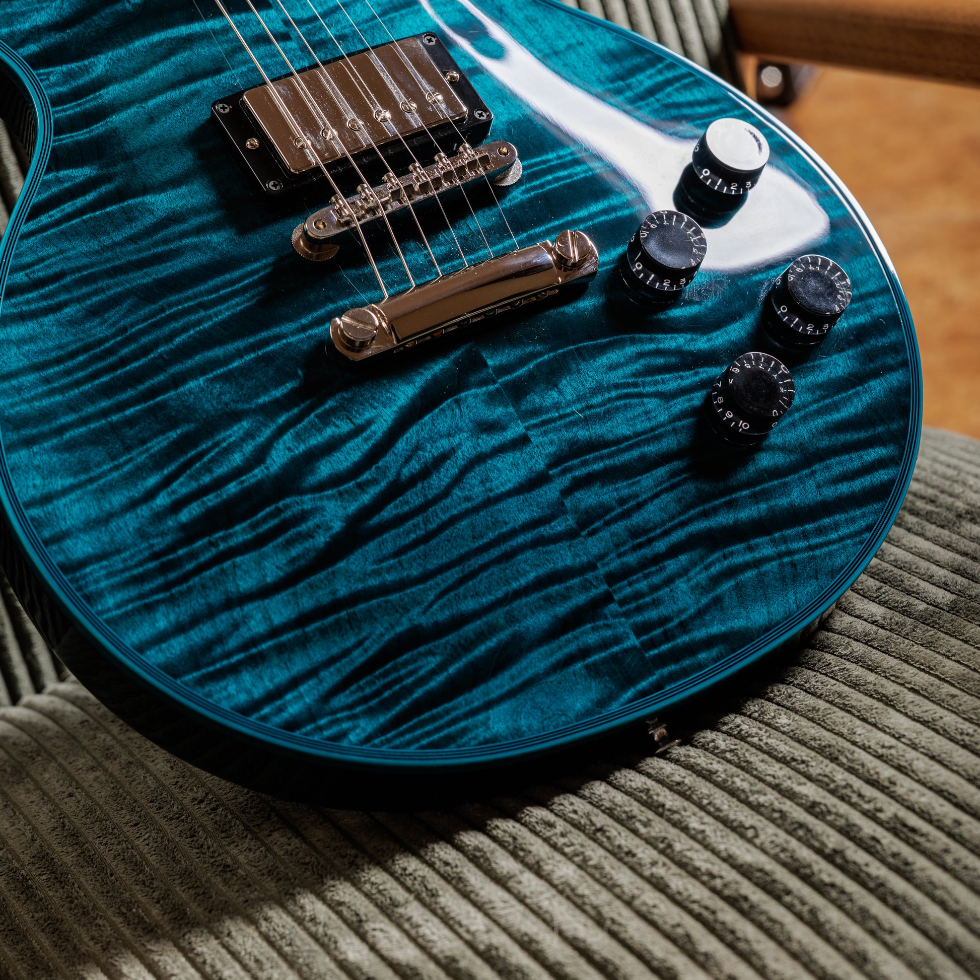 Gibson Custom Shop Special Order Les Paul Axcess Custom Peacock Widow