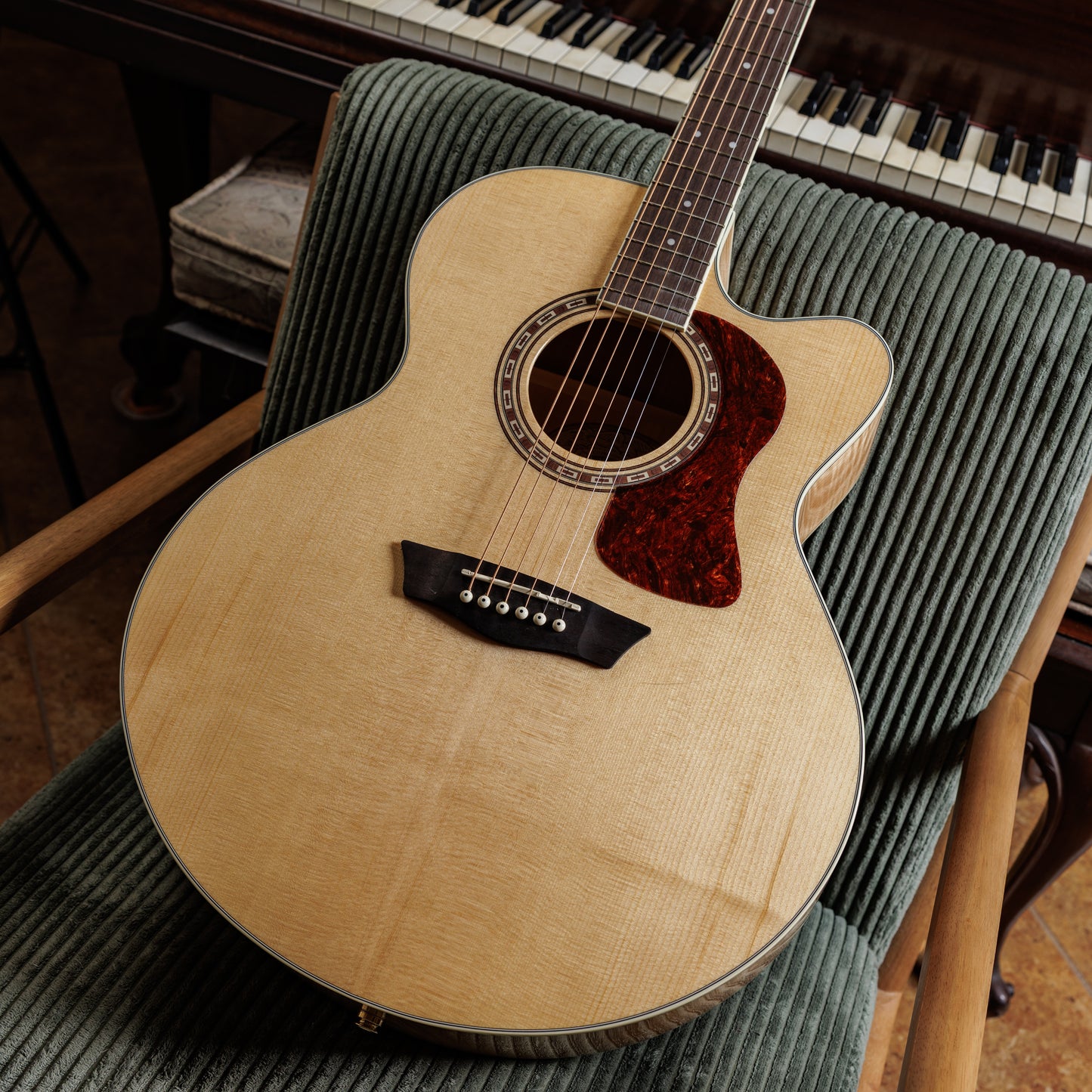 Washburn HJ40SCE Heritage Jumbo with Electronics 2010s - Natural