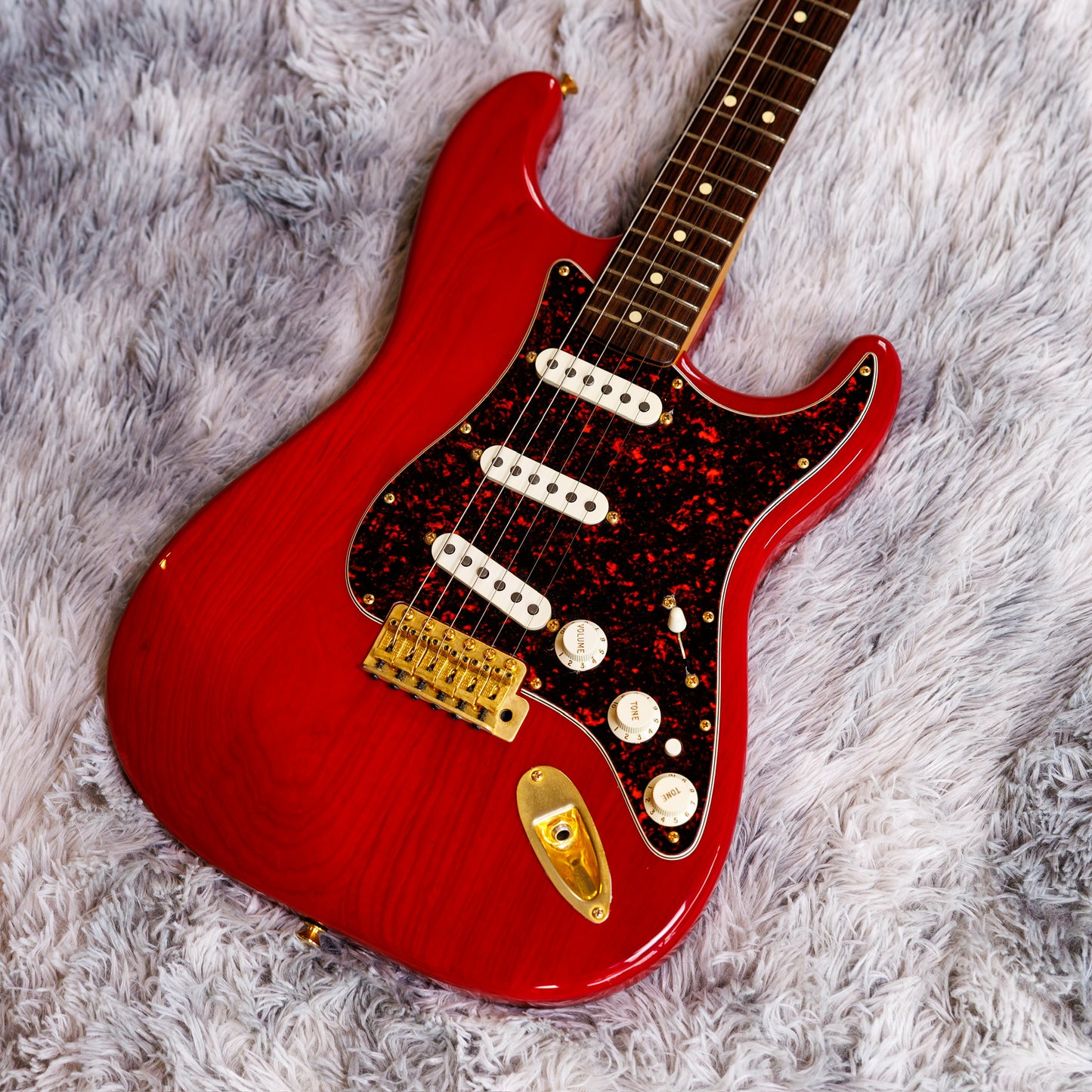 Fender Deluxe Super Stratocaster with Rosewood Fretboard 1997 - 2004 - Crimson Transparent