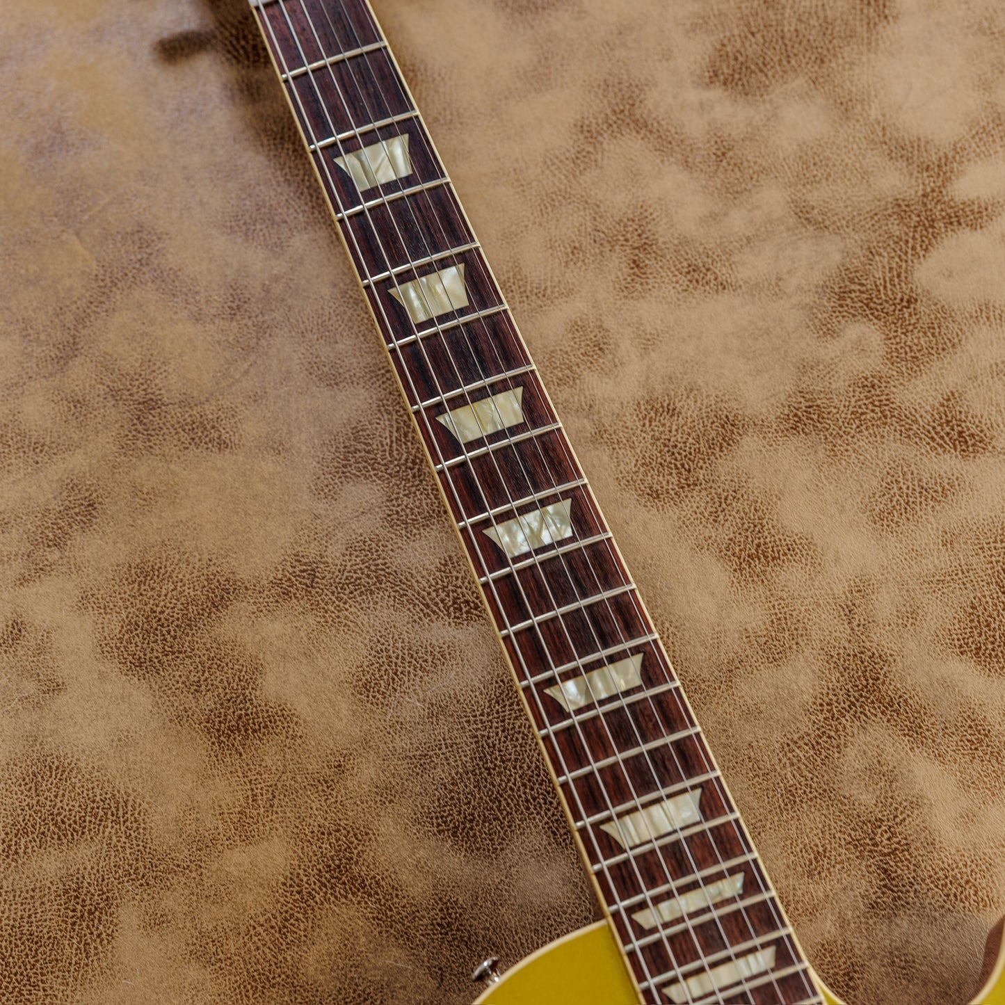 Gibson Custom Shop R7 ’57 Les Paul Standard Reissue Goldtop – Made to Measure Gloss – Case Candy