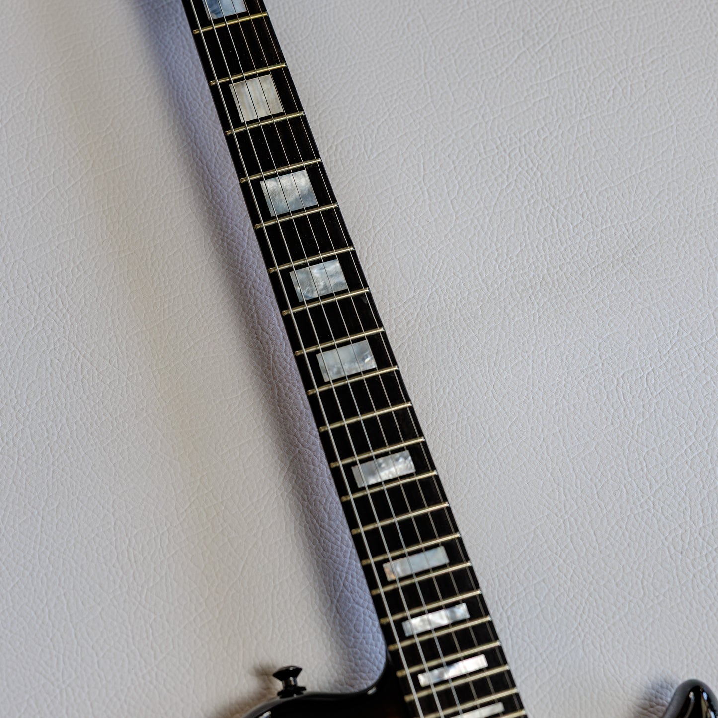Carvin SC90 - Tobacco Burst - Neck Through construction