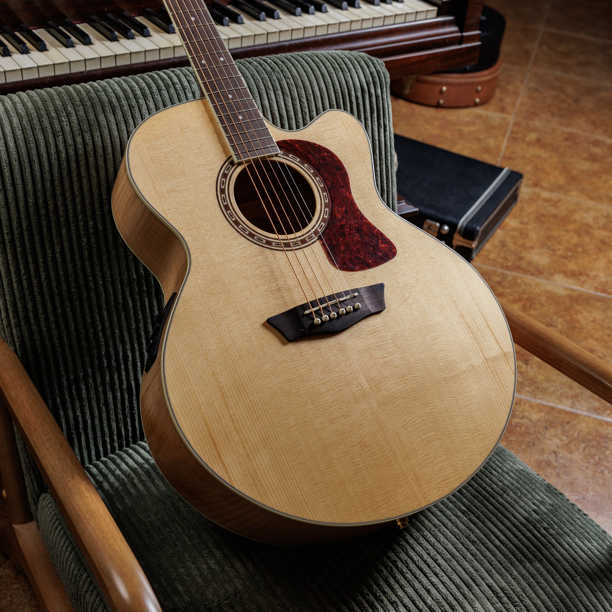 Washburn HJ40SCE Heritage Jumbo with Electronics 2010s - Natural