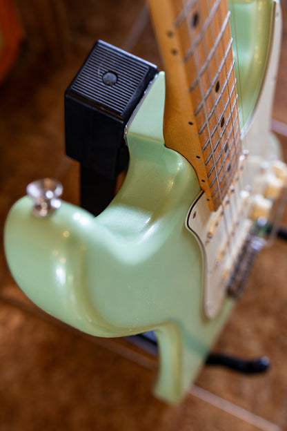 Fender Player Stratocaster with Maple Fretboard 2019 - 2021 - Surf Pearl limited edition