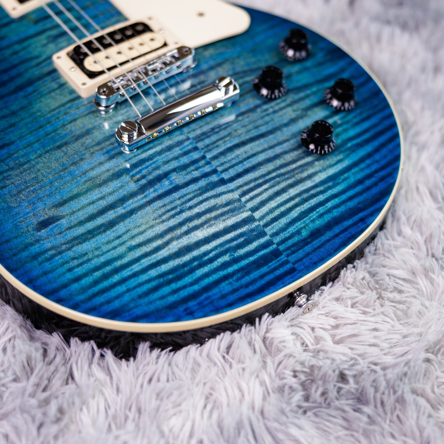 STUNNING Gibson Les Paul Traditional Pro V 2024 - Ocean Water Perimeter