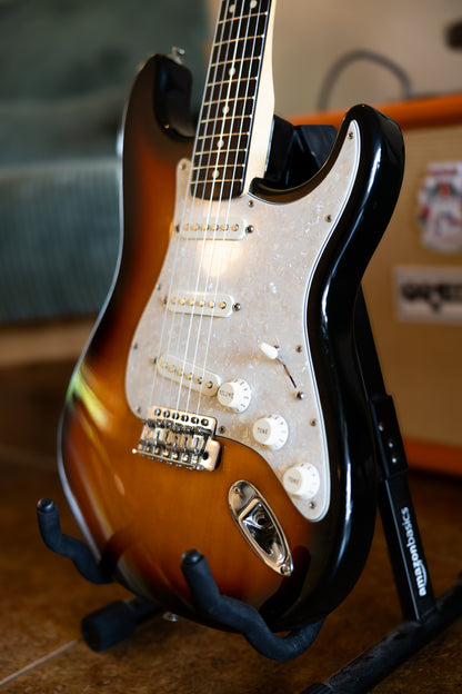 Fender Standard Stratocaster with Maple Fretboard 1998 - 2005 - Brown Sunburst