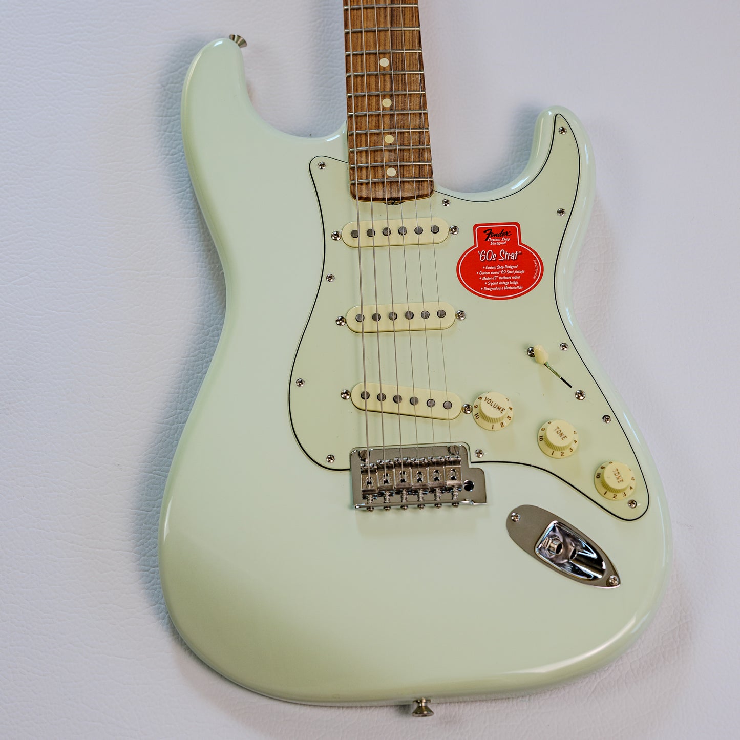 Fender Classic Player '60s Stratocaster with Pau Ferro Fretboard 2018 - Sonic Blue