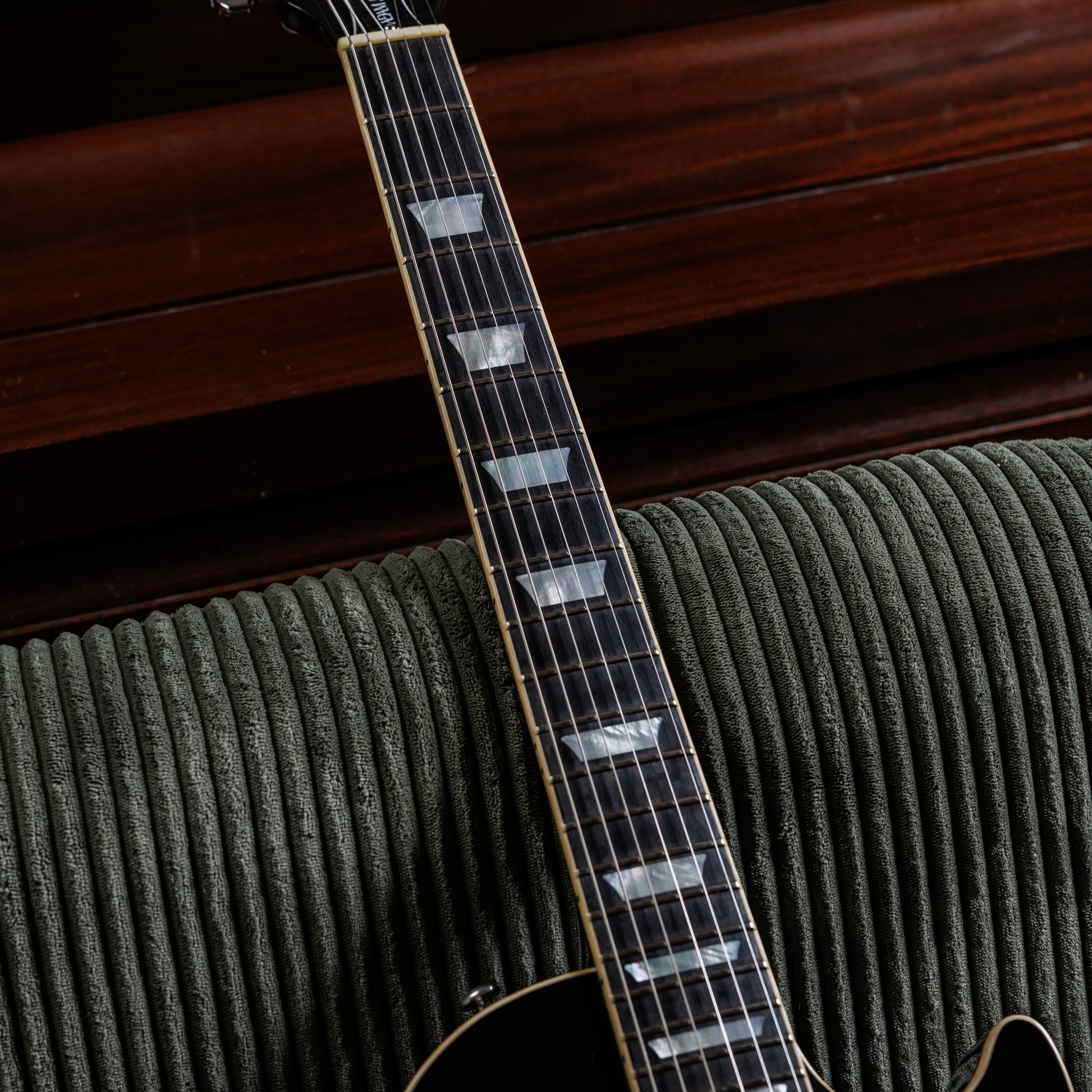 Gibson Adam Jones Signature Les Paul Standard 2022 - Present - Antique Silverburst