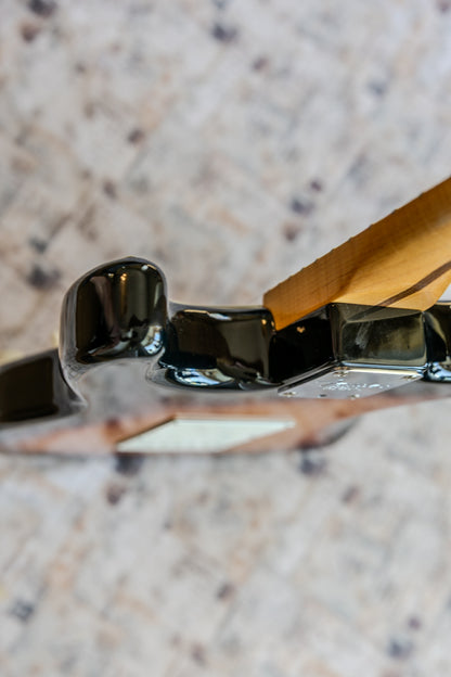 Fender Standard Stratocaster with Maple Fretboard 1998 - 2005 - Brown Sunburst