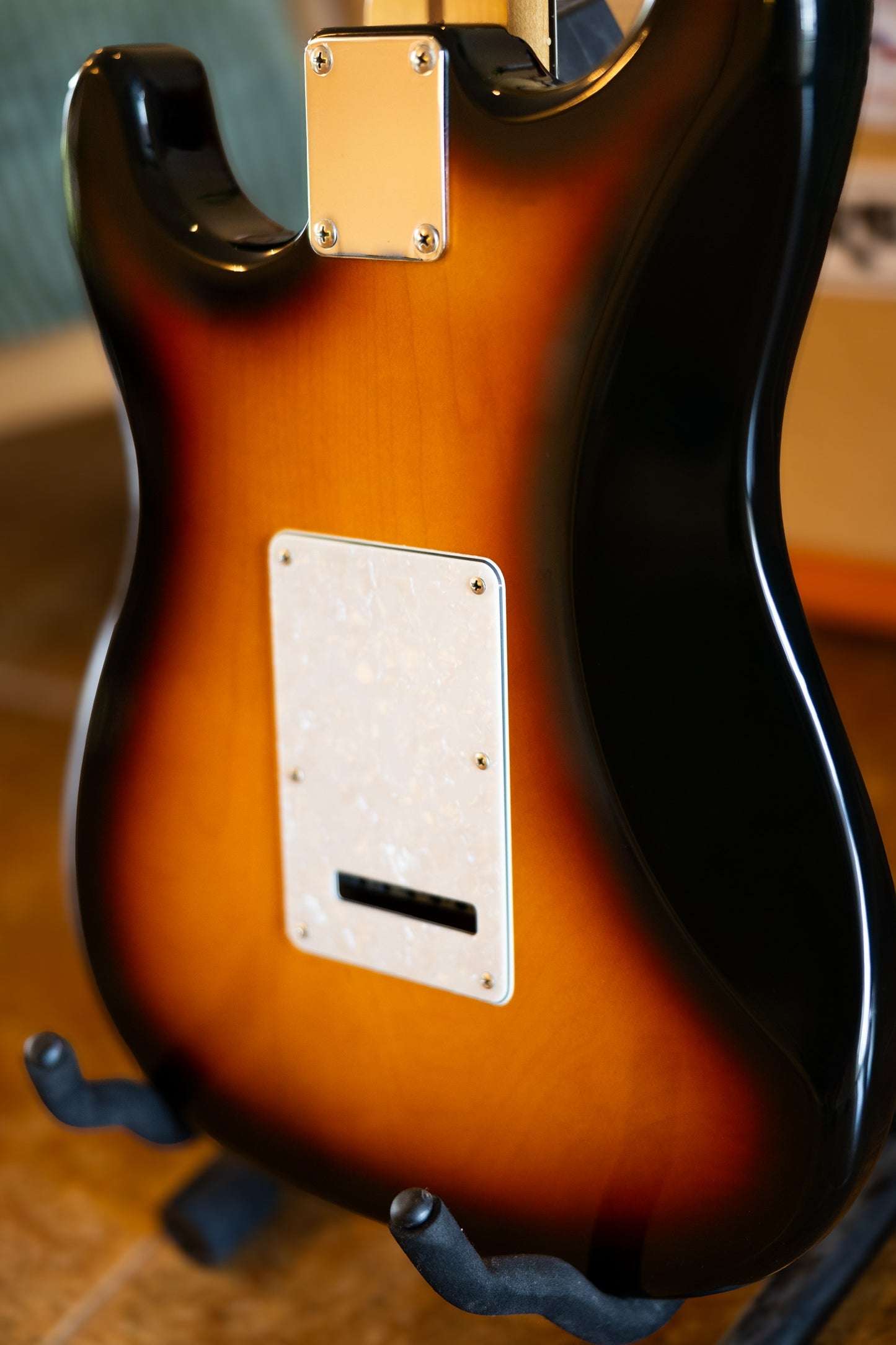 Fender Standard Stratocaster with Maple Fretboard 1998 - 2005 - Brown Sunburst