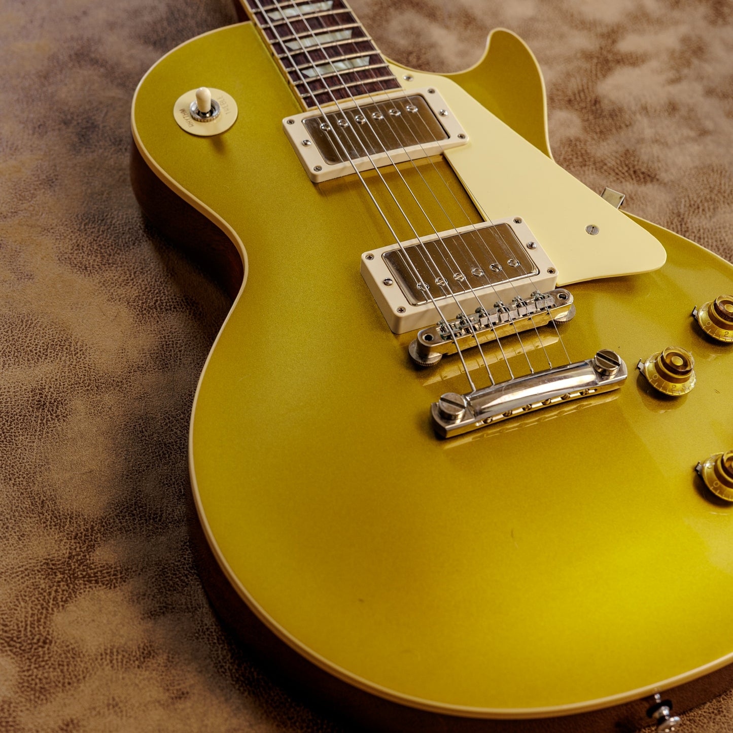 Gibson Custom Shop R7 ’57 Les Paul Standard Reissue Goldtop – Made to Measure Gloss – Case Candy