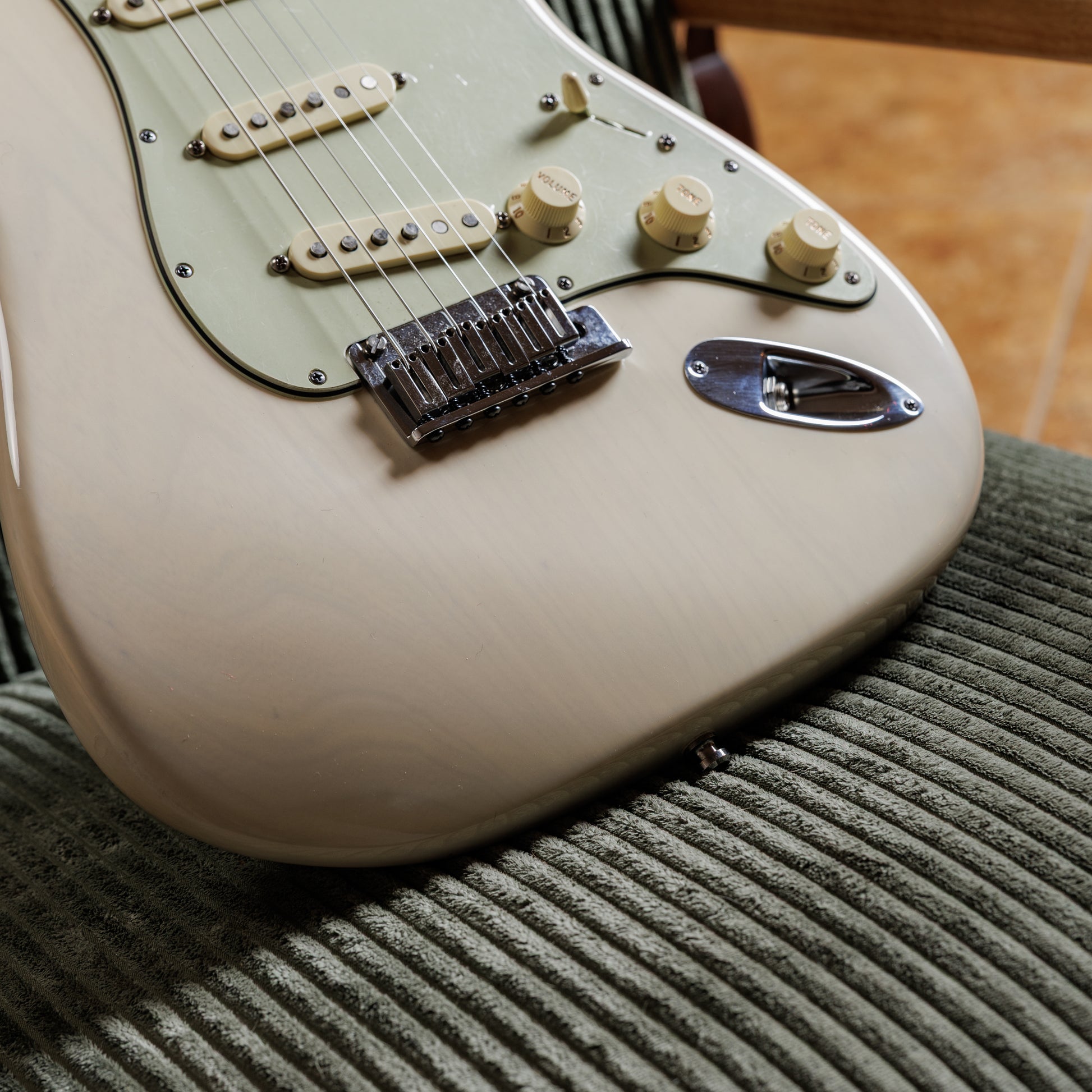 Fender Custom Shop Custom Deluxe Stratocaster - Transparent White