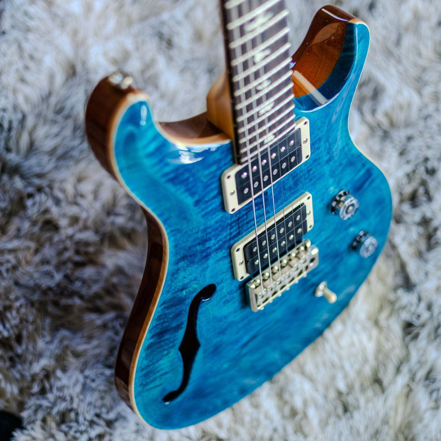 PRS CE 24 Semi-Hollow 2019 - 2020 - Blue Matteo