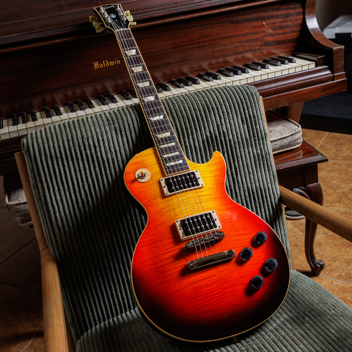 Gibson Guitar Of The Week #2 Les Paul Classic Antique 2007 - Fireburst