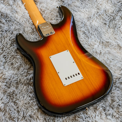 Fender Classic Player '60s Stratocaster with Rosewood Fretboard 2007 - 2018 - 3-Color Sunburst
