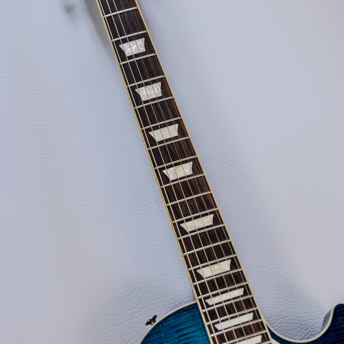 Gibson Les Paul Traditional Pro V 2019 - Present - Ocean Water Perimeter