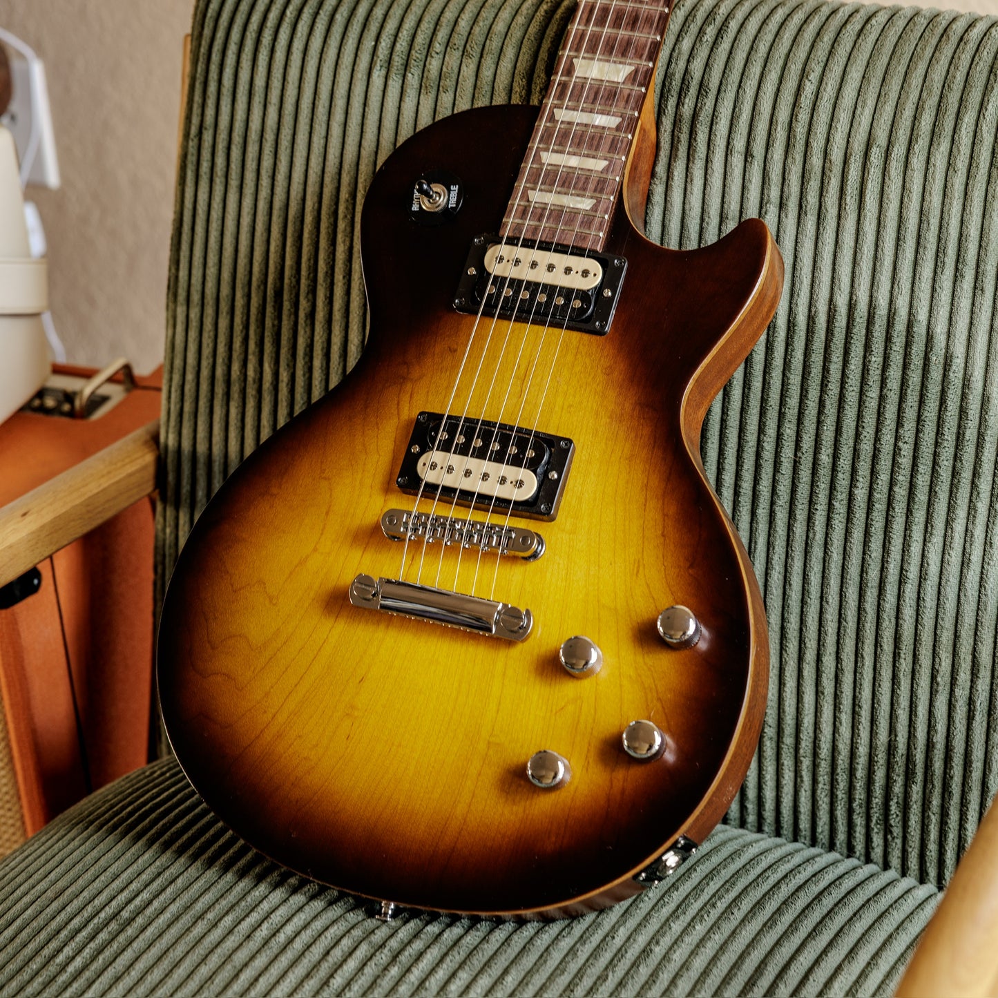 Gibson Les Paul Future Tribute with Min-ETune Robot Tuners 2013 - Vintage Sunburst