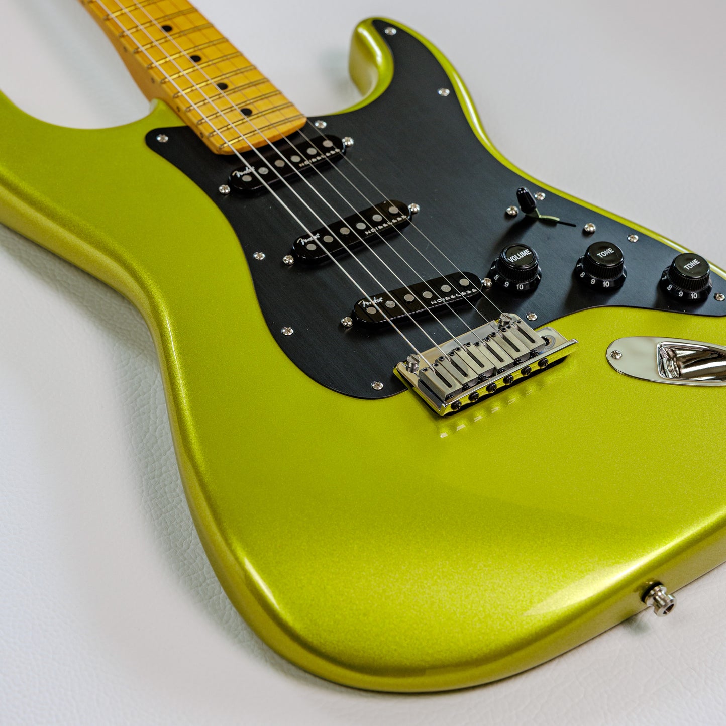 Fender American Ultra II Stratocaster with Maple Fretboard 2024 - Present - Solar Flare