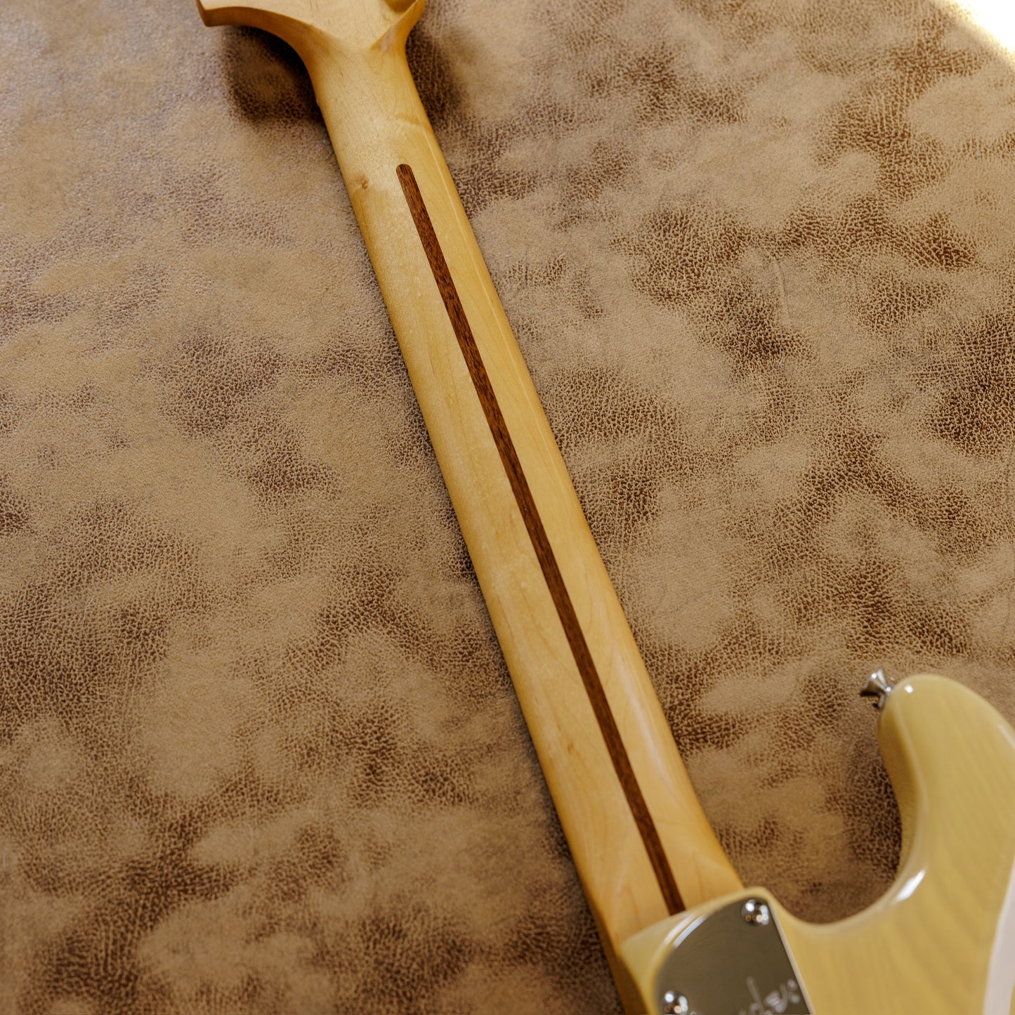 Fender Deluxe Stratocaster with Maple Fretboard 2017 - 2019 - Vintage Blonde