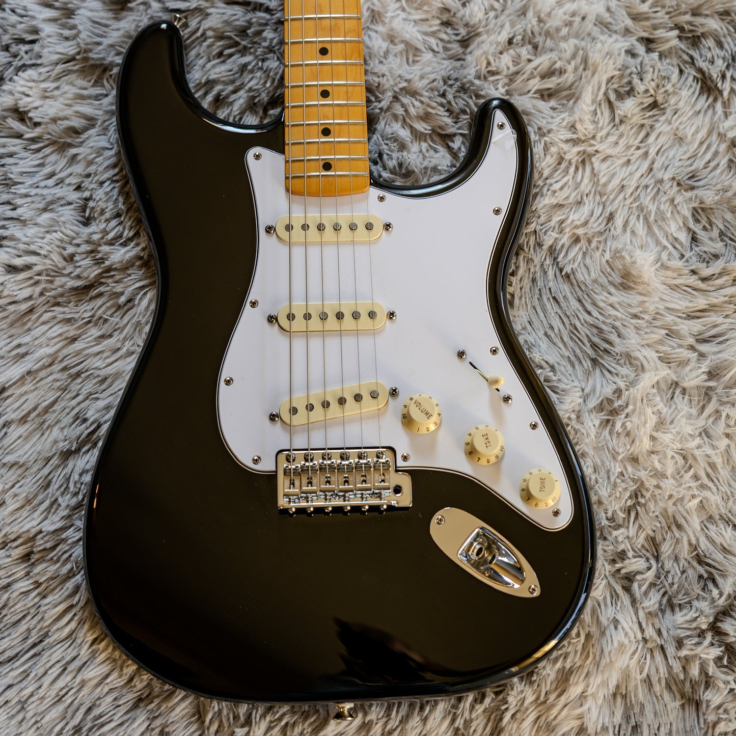 Like New Fender Jimi Hendrix Artist Series Signature Stratocaster 2016 - 2018 - Black